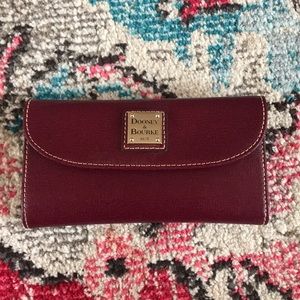 Dooney&Bourke maroon wallet